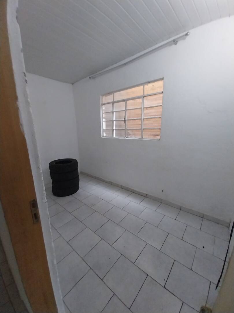 Casa à venda com 2 quartos, 90m² - Foto 4
