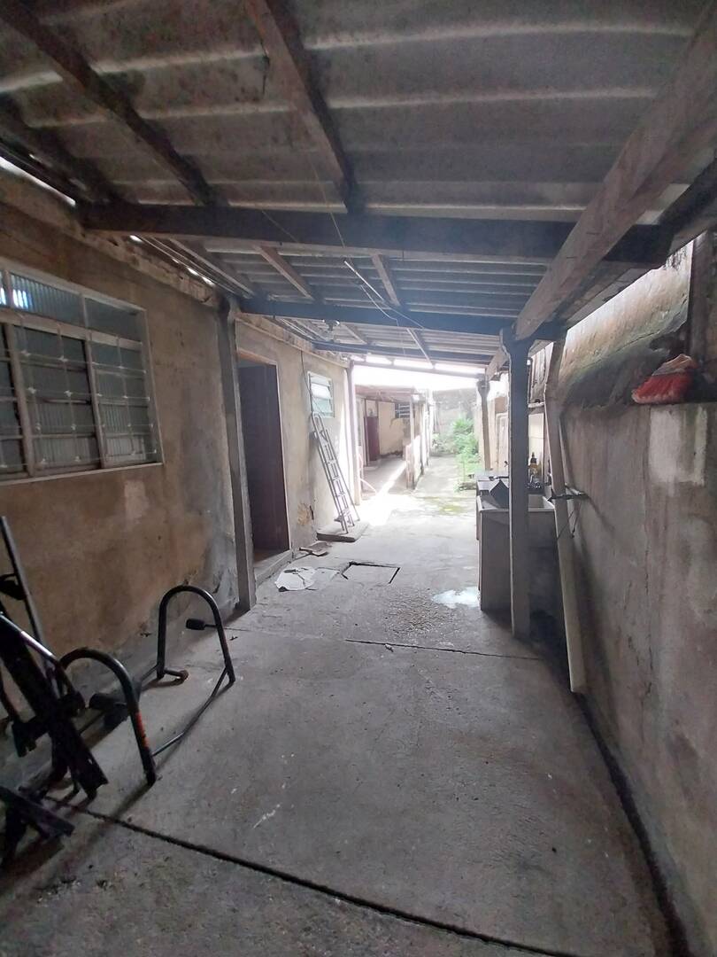 Casa à venda com 2 quartos, 90m² - Foto 13