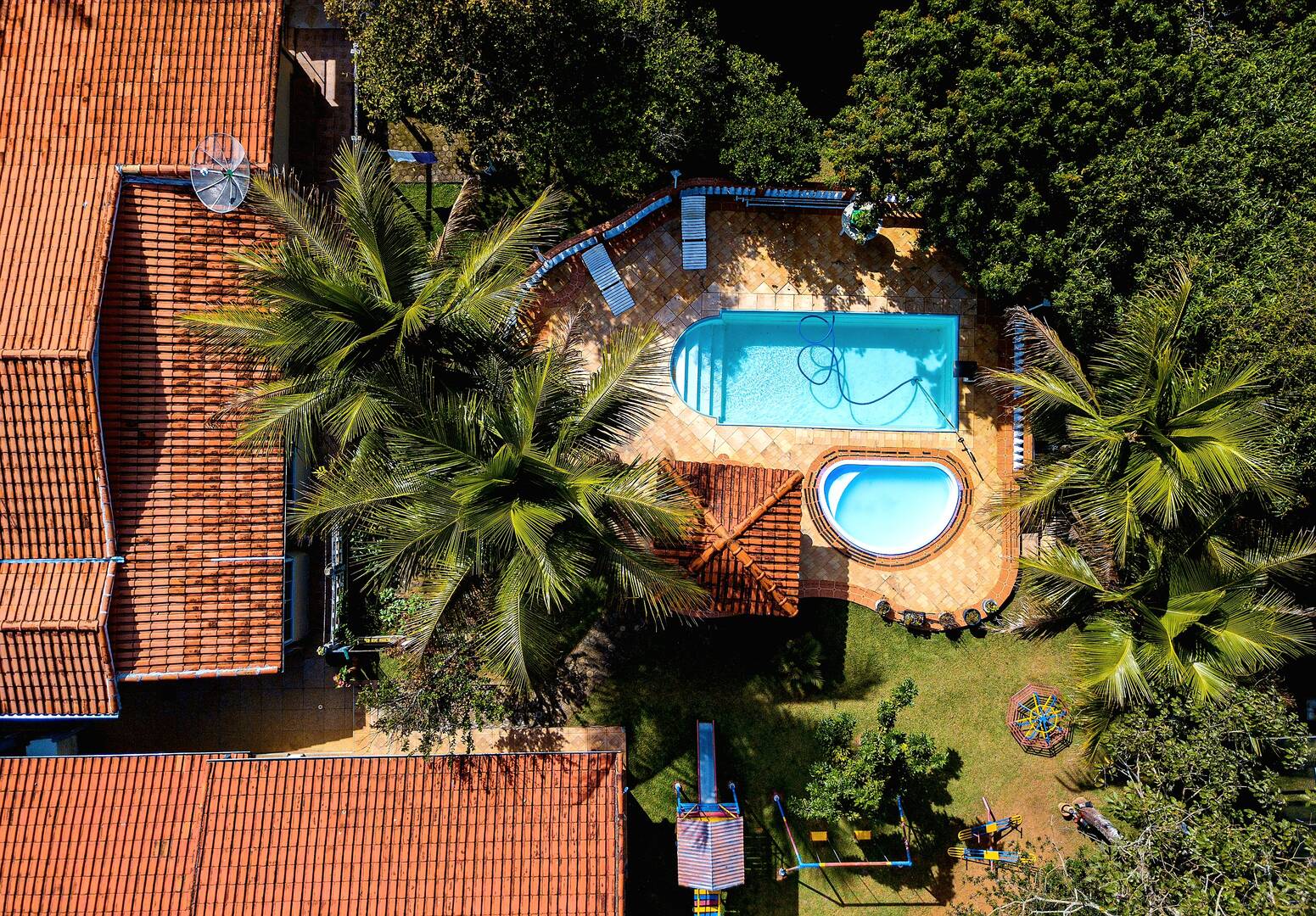 Casa à venda com 4 quartos, 400m² - Foto 1