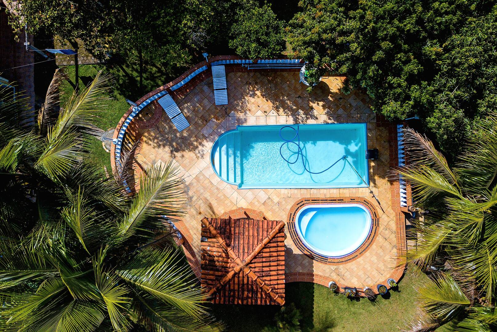Casa à venda com 4 quartos, 400m² - Foto 2