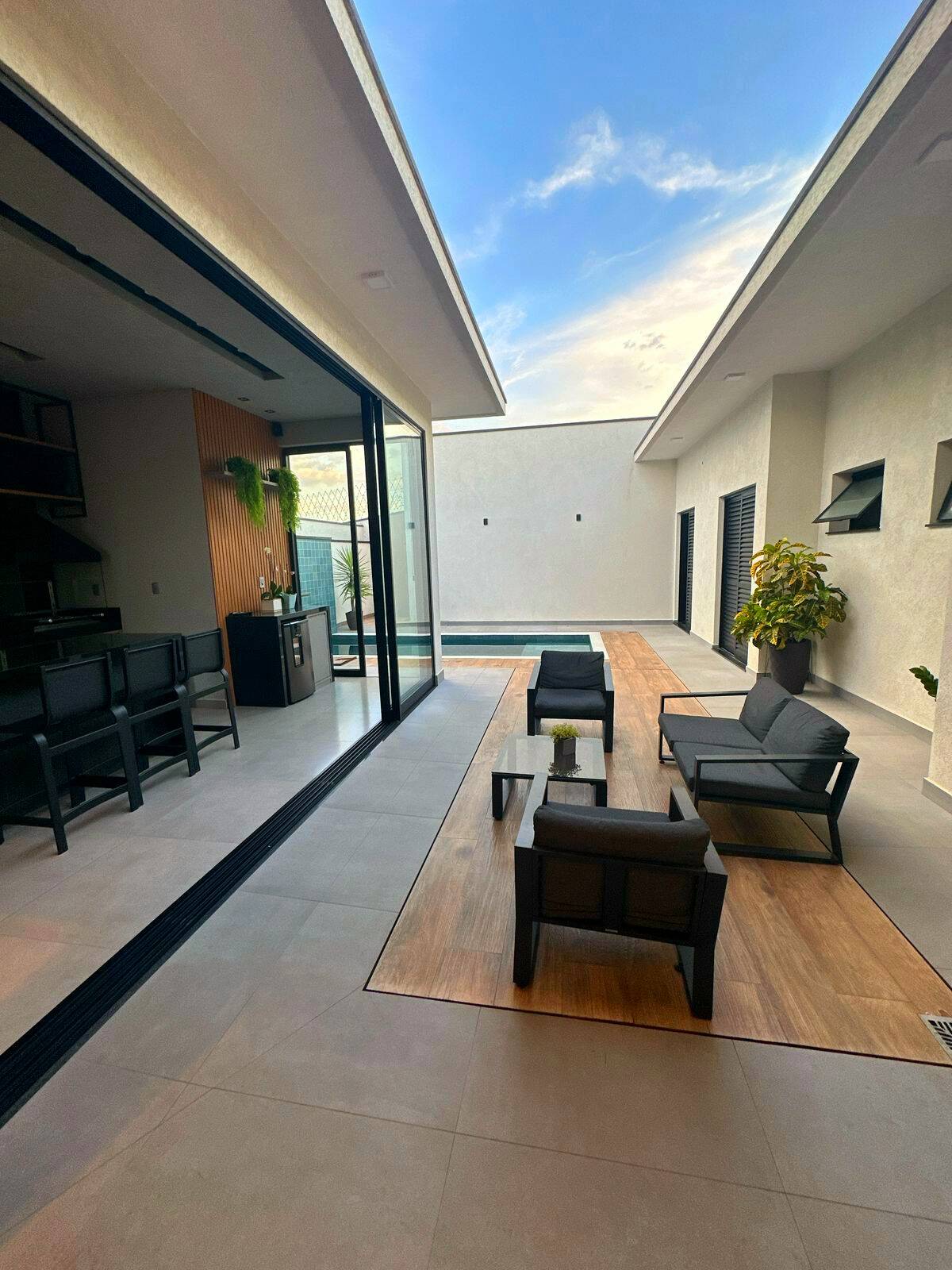 Casa à venda com 3 quartos, 180m² - Foto 8