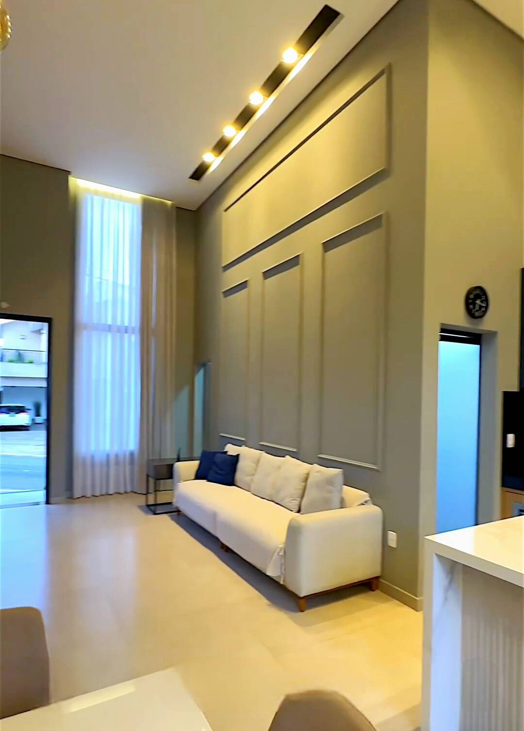 Casa à venda com 3 quartos, 180m² - Foto 2