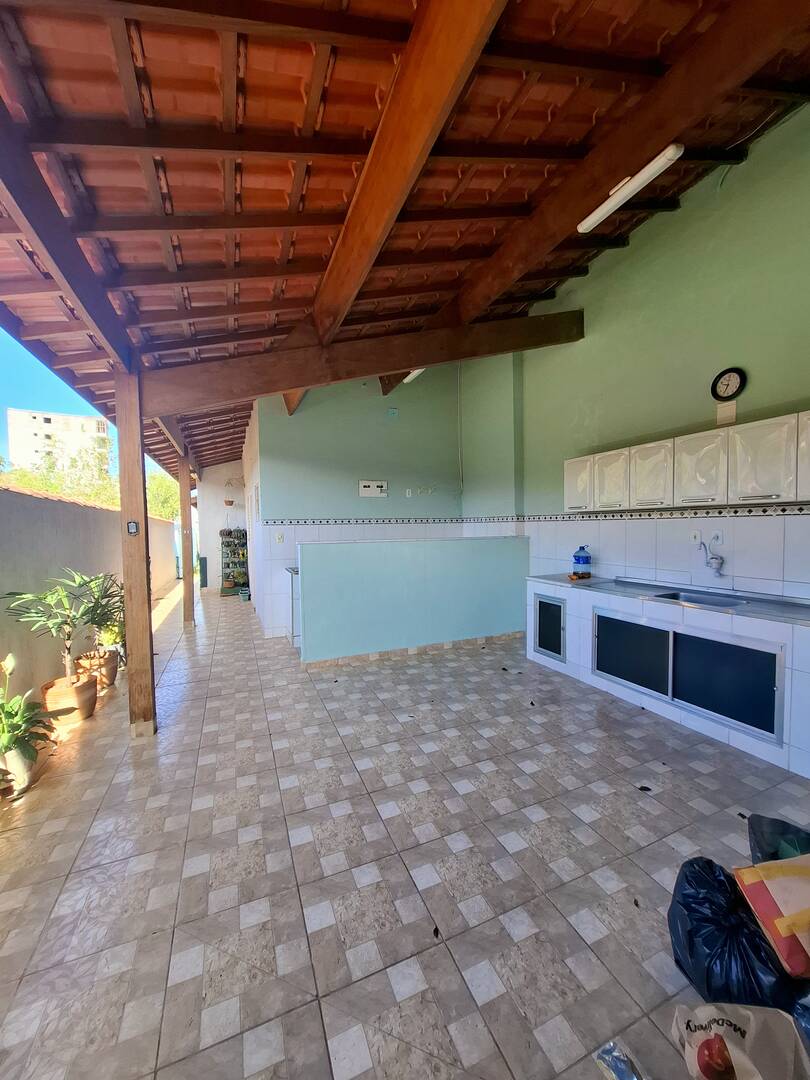 Casa à venda com 4 quartos, 271m² - Foto 2
