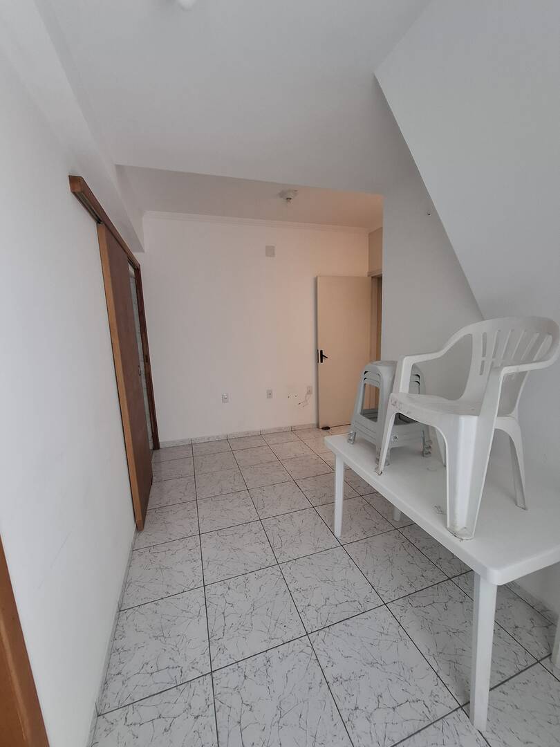 Casa à venda com 4 quartos, 271m² - Foto 7