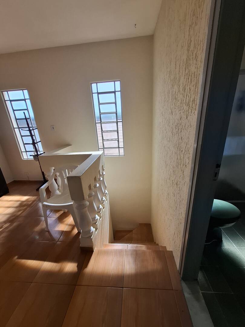 Casa à venda com 4 quartos, 271m² - Foto 11
